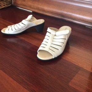 A heel that is just perfect for church